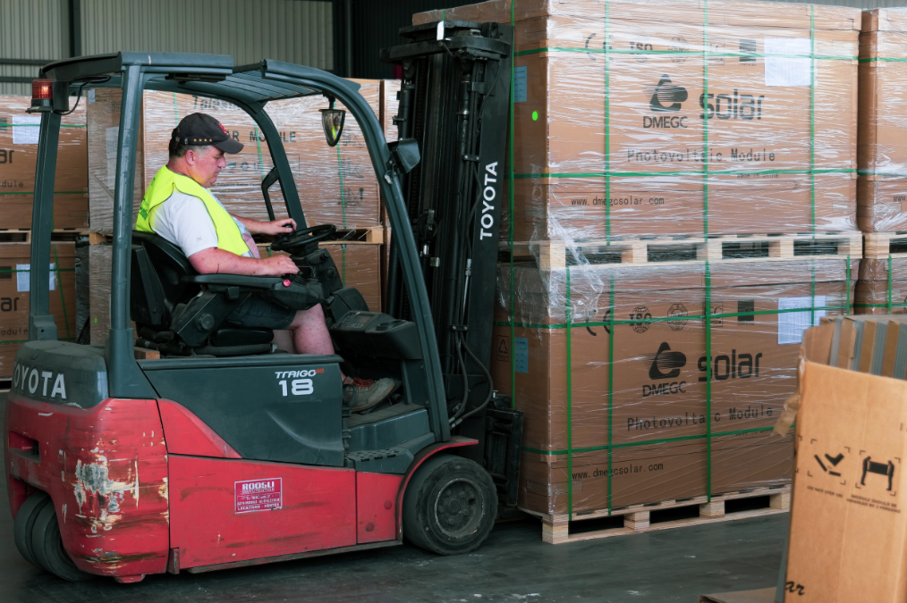 Les bons gestes avant l’arrivée du transporteur de palettes 📦